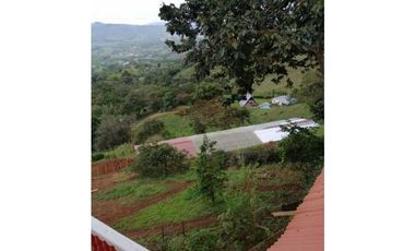 Vendo finca en la cumbre de 2 pisos