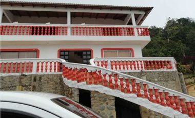 Vendo finca en la cumbre de 2 pisos