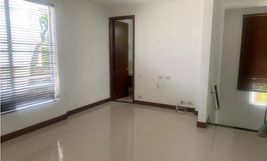 CASA CON VISTA AL LAGO Y ZONA VERDE EN PANCE