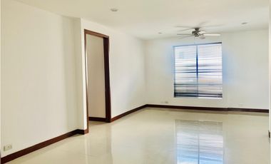 CASA CON VISTA AL LAGO Y ZONA VERDE EN PANCE