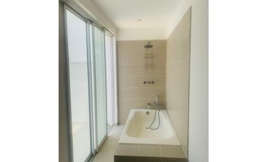 CASA CON VISTA AL LAGO Y ZONA VERDE EN PANCE