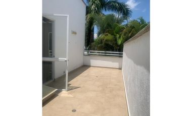 CASA CON VISTA AL LAGO Y ZONA VERDE EN PANCE