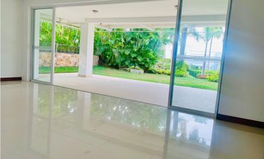 CASA CON VISTA AL LAGO Y ZONA VERDE EN PANCE