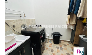 Casa en venta en unidad abierta – $700 Millones