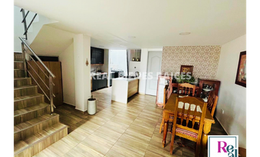 Casa en venta en unidad abierta – $700 Millones