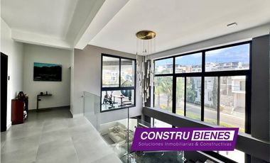 Casa amoblada en Alquiler – Urbanización Altos de Manta Beach