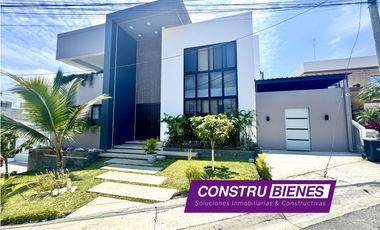 Casa amoblada en Alquiler – Urbanización Altos de Manta Beach