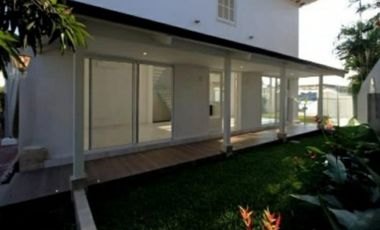 Samborondón, Hermosa Casa en Venta, 300m2