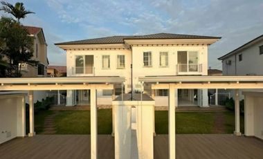 Samborondón, Hermosa Casa en Venta, 300m2