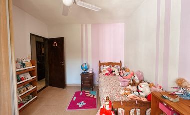 VENTA HERMOSA CASA 3/4 DORMITORIOS