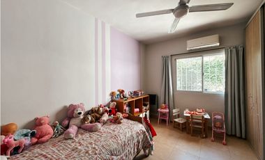 VENTA HERMOSA CASA 3/4 DORMITORIOS