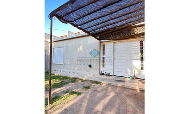 VENTA-CASA 2 DORMITORIOS-COLONIA CAROYA