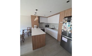 VENTA DÚPLEX 3 AMB RECICLADO.