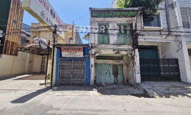 Rumah Tua Ada Akses 2 Jalan Di Kawasan Pecinan Kota Makassar