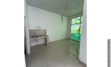 Se Alquila Local en Vía España