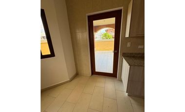 VENTA DE CASA EN ESQUINA EL DORAL - MODELO MIRANDA 351M2 JP