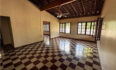 VENDO CASA RESIDENCIAL EN LA VILLA DE LOS SANTOS 200M2 JP