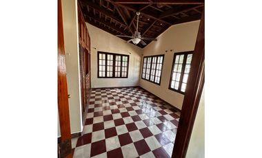 VENDO CASA RESIDENCIAL EN LA VILLA DE LOS SANTOS 200M2 JP