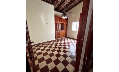 VENDO CASA RESIDENCIAL EN LA VILLA DE LOS SANTOS 200M2 JP