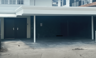 CASA  EN OBARRIO PARA USO COMERCIAL /RESIDENCIAL 420M2