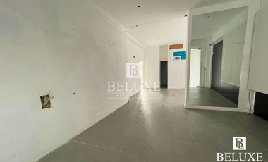 ALQUILER DE LOCAL COMERCIAL EN FLOR PLAZA, BELLA VISTA (P)(12)
