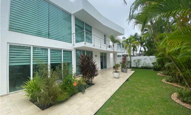 COSTA SUR / COSTA ESMERALDA / 383M / 4 HABITACIONES / AMOBLADA