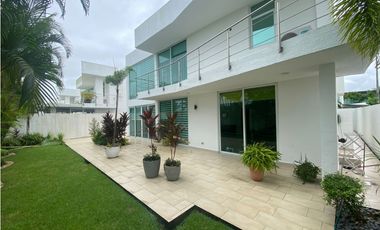 COSTA SUR / COSTA ESMERALDA / 383M / 4 HABITACIONES / AMOBLADA