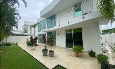 COSTA SUR / COSTA ESMERALDA / 383M / 4 HABITACIONES / AMOBLADA