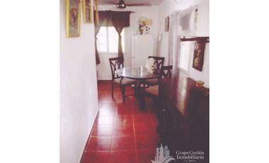 SE ALQUILA CASA San Carlos, Las Uvas 2 Rec,1 Baño,