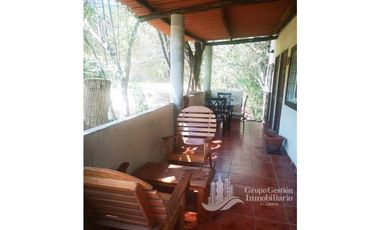 SE ALQUILA CASA San Carlos, Las Uvas 2 Rec,1 Baño,