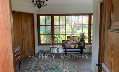 ¡OPORTUNIDAD! Casa familiar estilo chileno con hermoso jardín formado en Talagante