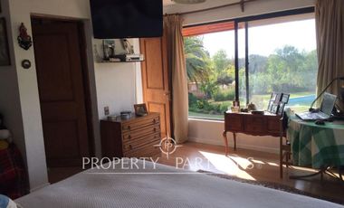 ¡OPORTUNIDAD! Casa familiar estilo chileno con hermoso jardín formado en Talagante