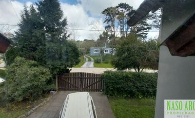 Casa de categoría en venta en Sierra de los Padres. Gas natural. Losa radiante