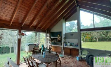 Casa de categoría en venta en Sierra de los Padres. Gas natural. Losa radiante