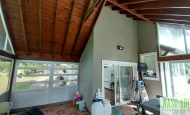 Casa de categoría en venta en Sierra de los Padres. Gas natural. Losa radiante