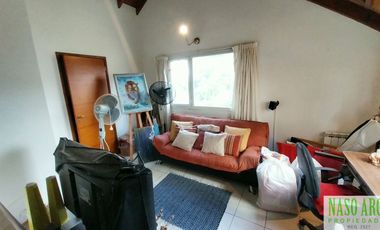 Casa de categoría en venta en Sierra de los Padres. Gas natural. Losa radiante