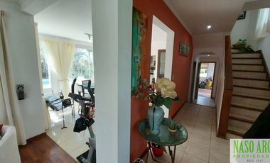 Casa de categoría en venta en Sierra de los Padres. Gas natural. Losa radiante