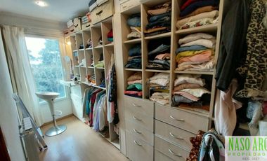 Casa de categoría en venta en Sierra de los Padres. Gas natural. Losa radiante