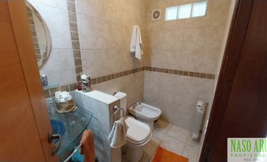 Casa de categoría en venta en Sierra de los Padres. Gas natural. Losa radiante