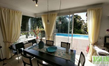 Casa de categoría en venta en Sierra de los Padres. Gas natural. Losa radiante