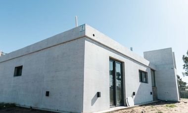 Casa en venta c/ cochera en Balneario Pehuen Co