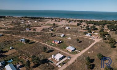Casa en venta c/ cochera en Balneario Pehuen Co