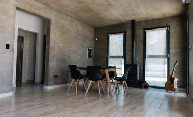 Casa en venta c/ cochera en Balneario Pehuen Co
