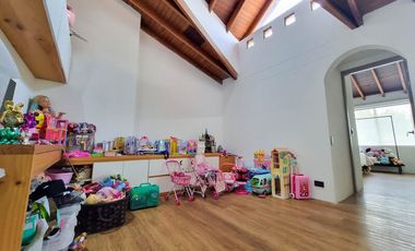 CASA EN ARRIENDO UBICADA EN ENVIGADO SECTOR LA ABADIA