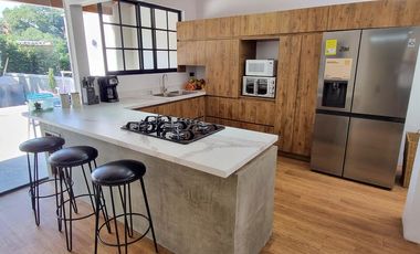 CASA EN ARRIENDO UBICADA EN ENVIGADO SECTOR LA ABADIA