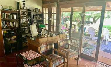 LAGO RAPEL  CASA CON MUELLE