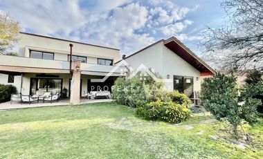 VENTA CASA PARCELA CHICUREO CENTRO 5DORM+SERV