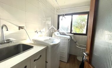 VENTA CASA PARCELA CHICUREO CENTRO 5DORM+SERV