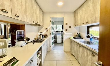 VENTA CASA PARCELA CHICUREO CENTRO 5DORM+SERV