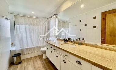 VENTA CASA PARCELA CHICUREO CENTRO 5DORM+SERV